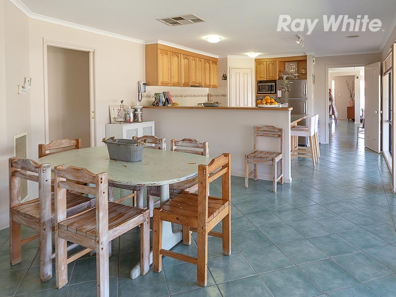 28 Carson Drive, Corowa NSW 2646