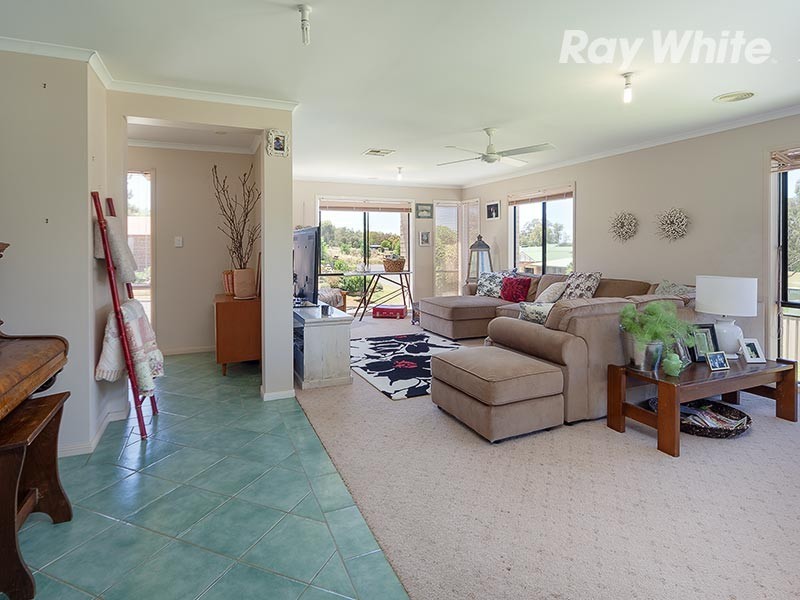 28 Carson Drive, Corowa NSW 2646