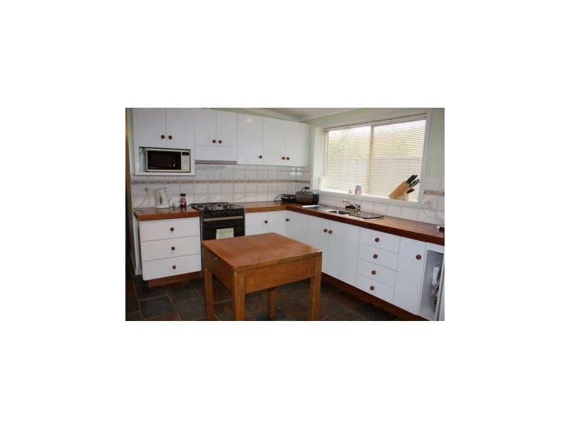 77 Church Street, Corowa NSW 2646