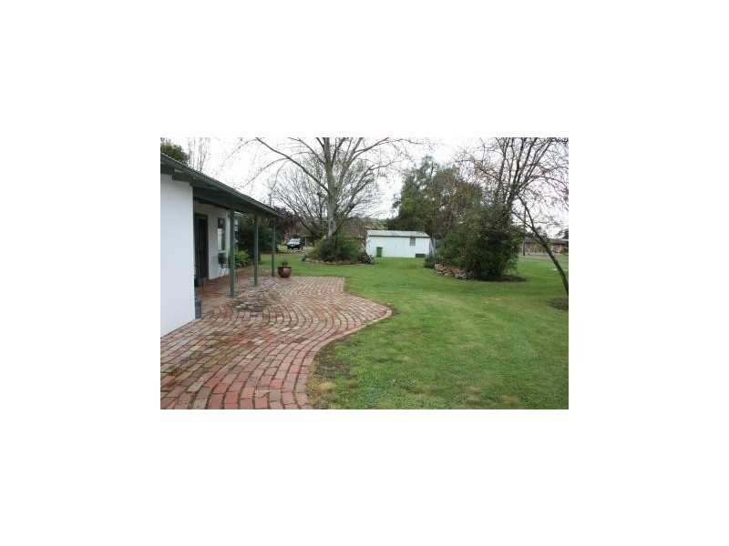 77 Church Street, Corowa NSW 2646