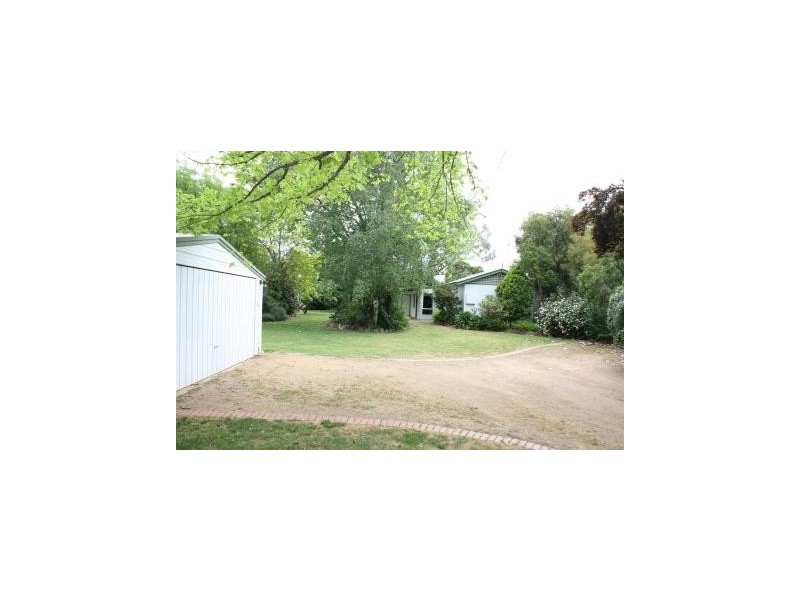 77 Church Street, Corowa NSW 2646