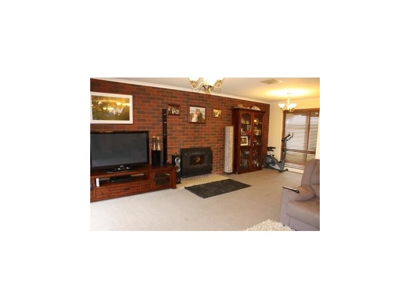 49 Beryl Drive, Corowa NSW 2646