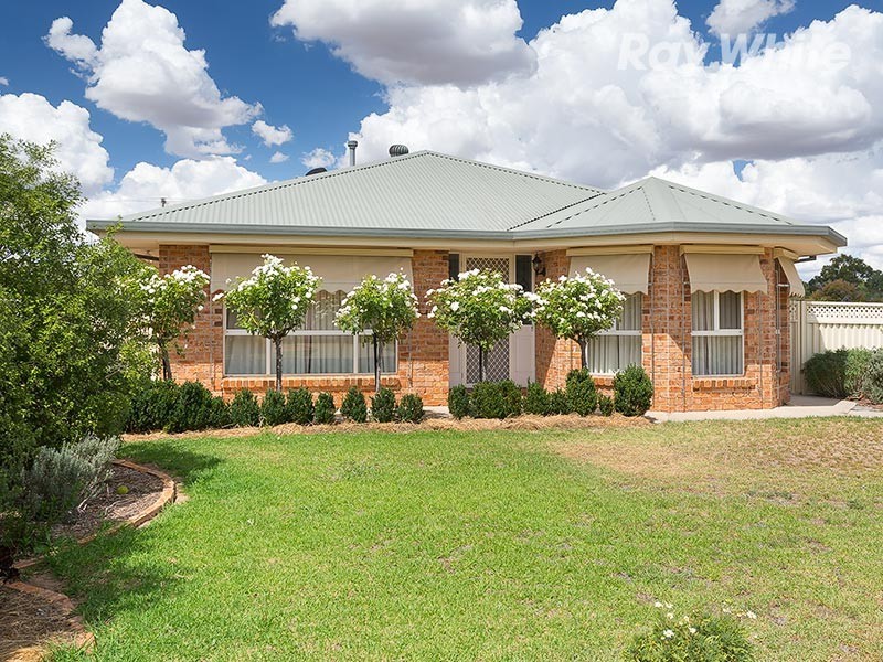 17 Pinot Crescent, Corowa NSW 2646