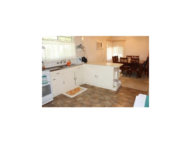 299 Honour Avenue, Corowa NSW 2646