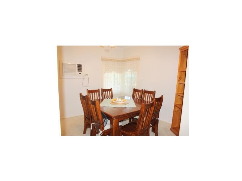 299 Honour Avenue, Corowa NSW 2646