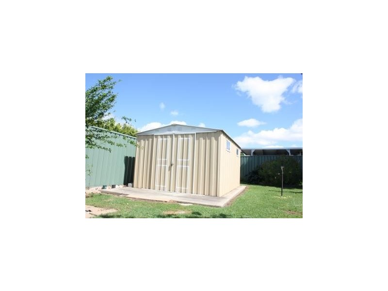 299 Honour Avenue, Corowa NSW 2646