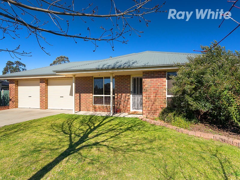 33 Pinot Crescent, Corowa NSW 2646