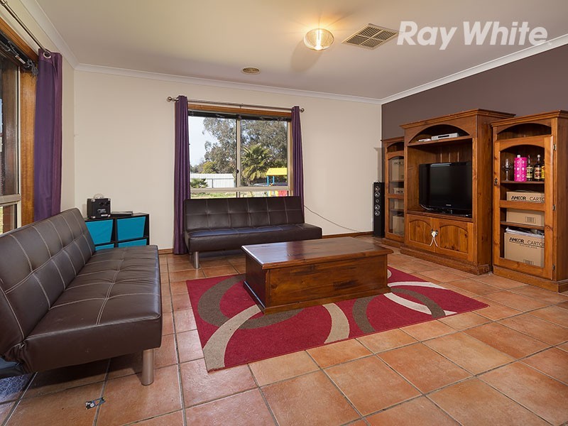 27 Pinot Crescent, Corowa NSW 2646
