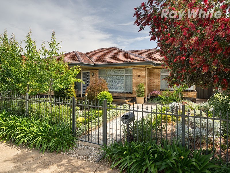 42 Redlands Road, Corowa NSW 2646