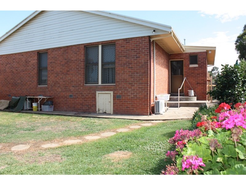 27 Birdwood Street, Corowa NSW 2646
