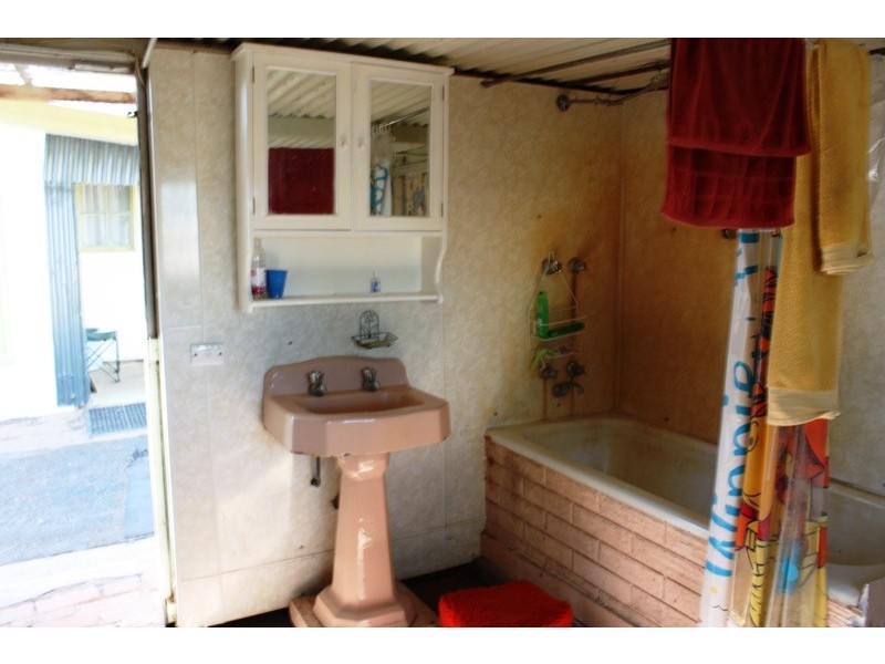 1 Kirkham Street, Lowesdale NSW 2646