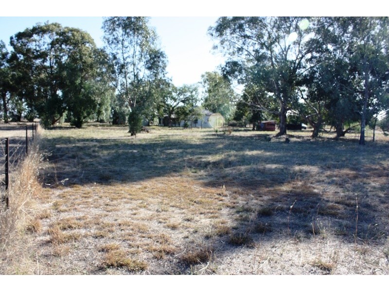 1 Kirkham Street, Lowesdale NSW 2646