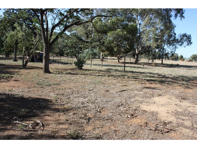 1 Kirkham Street, Lowesdale NSW 2646