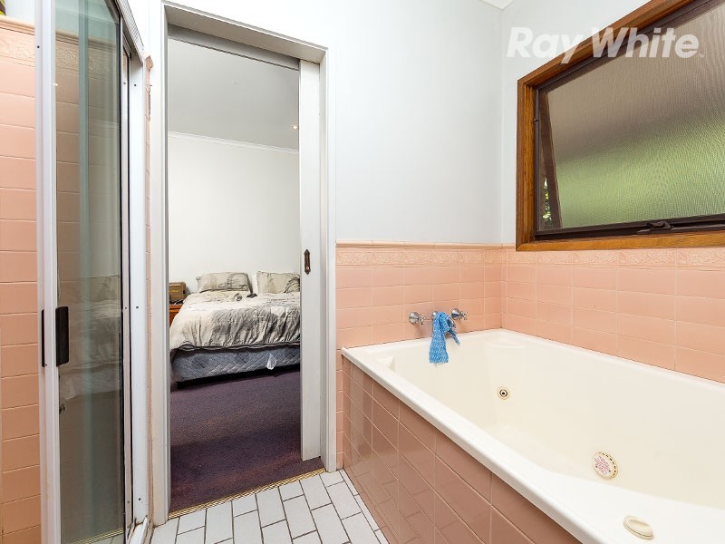 16 Carson Drive, Corowa NSW 2646