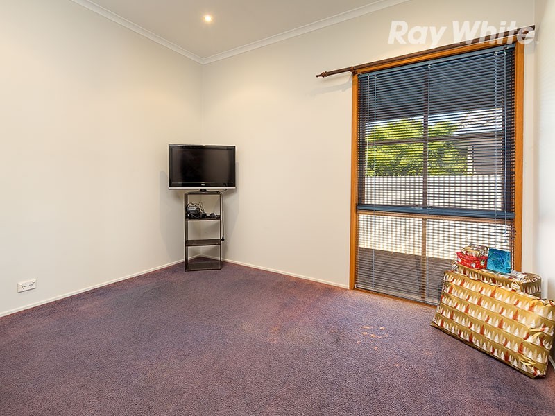 16 Carson Drive, Corowa NSW 2646