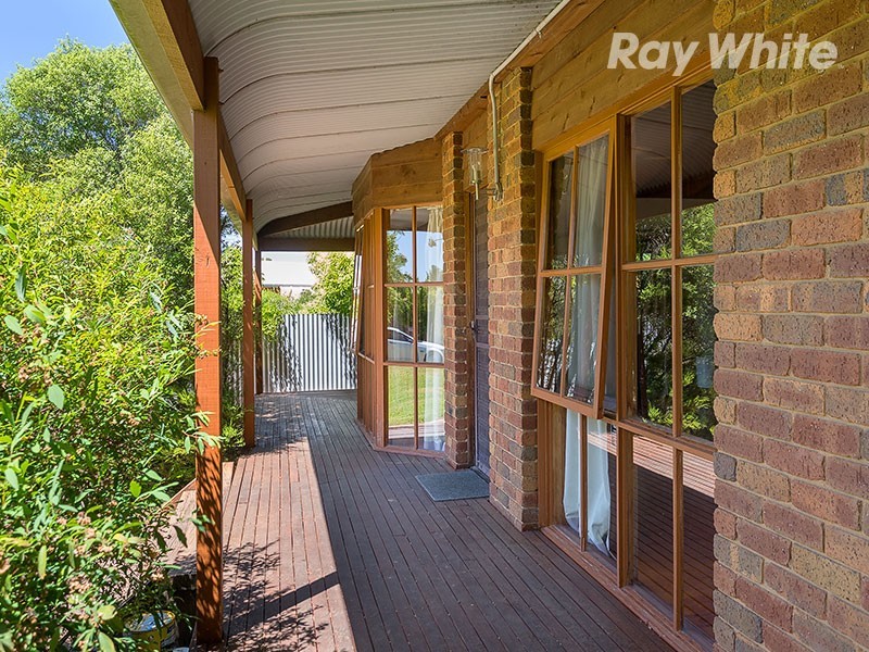 16 Carson Drive, Corowa NSW 2646