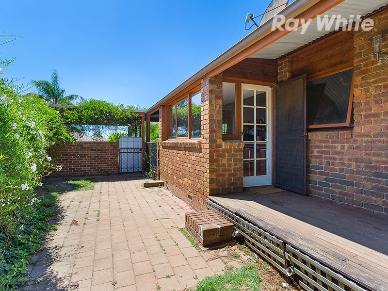 16 Carson Drive, Corowa NSW 2646