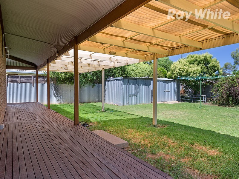 16 Carson Drive, Corowa NSW 2646