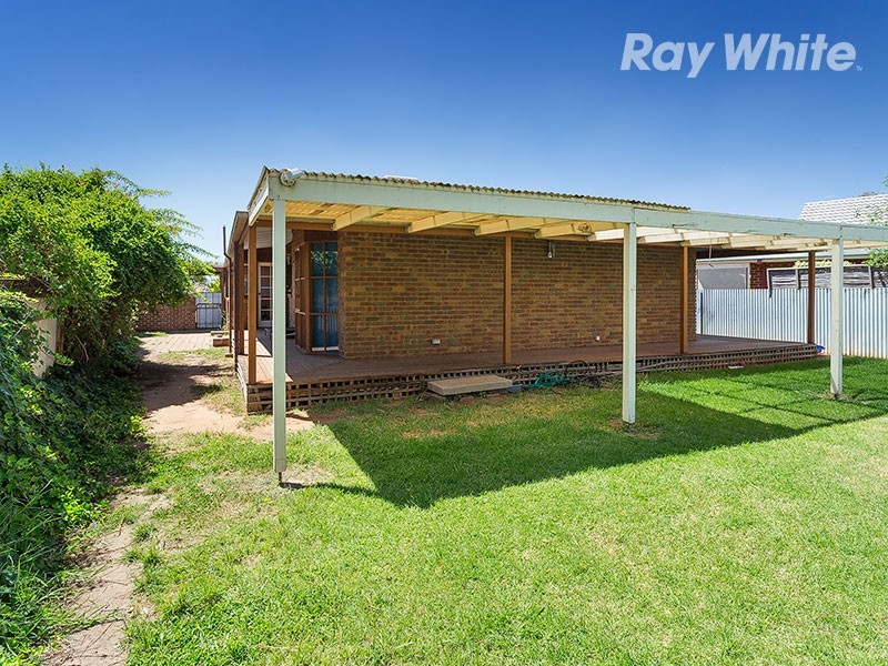 16 Carson Drive, Corowa NSW 2646