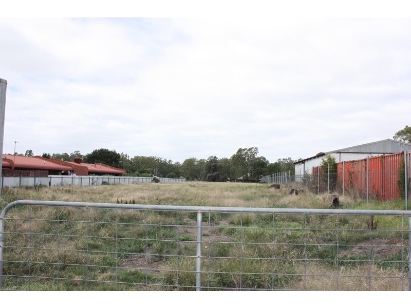 140 Federation Ave, Corowa NSW 2646