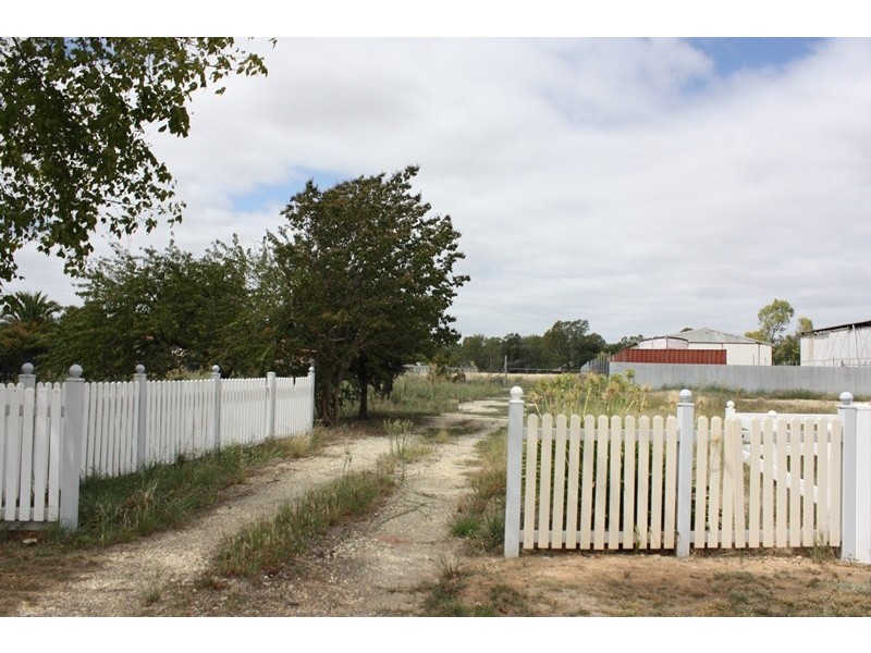 140 Federation Ave, Corowa NSW 2646