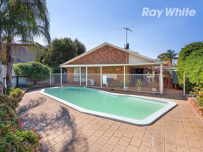 14 Carson Drive, Corowa NSW 2646