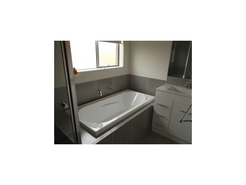 24 Chisnall Street, Corowa NSW 2646