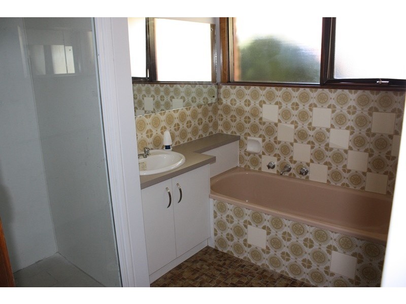 16 Edward Street, Corowa NSW 2646