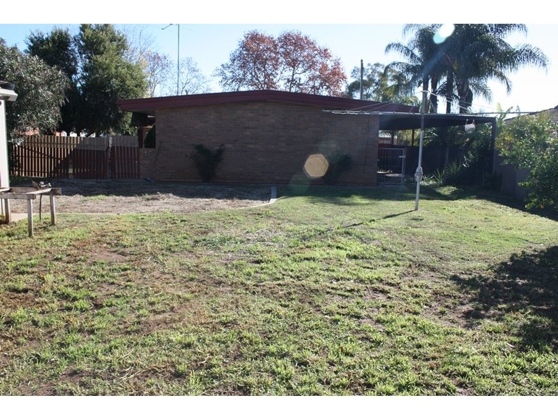 16 Edward Street, Corowa NSW 2646