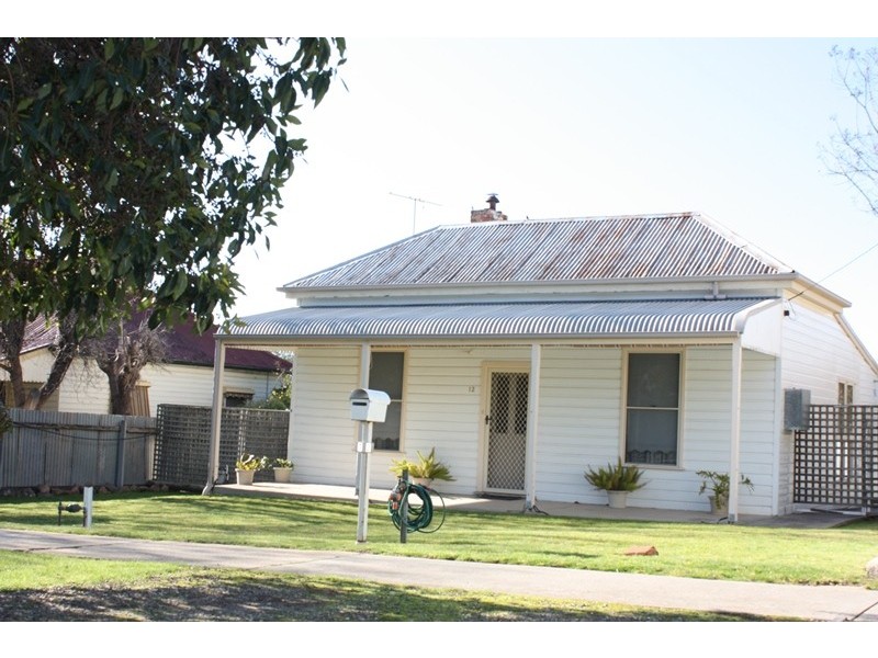 12 Henry Street, Corowa NSW 2646