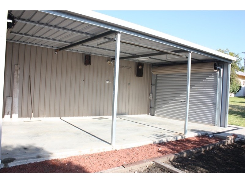 12 Henry Street, Corowa NSW 2646