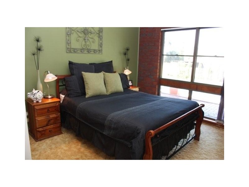 33 Airlie Street, Corowa NSW 2646