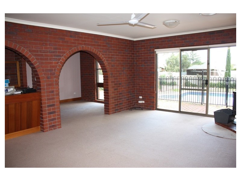 33 Airlie Street, Corowa NSW 2646