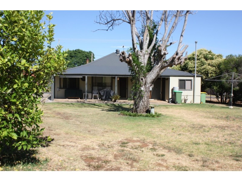 32 King Street, Corowa NSW 2646