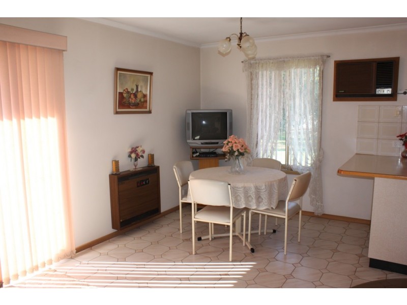 18 Martin Street, Corowa NSW 2646