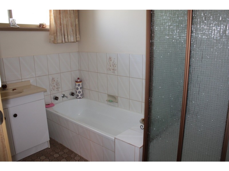 18 Martin Street, Corowa NSW 2646