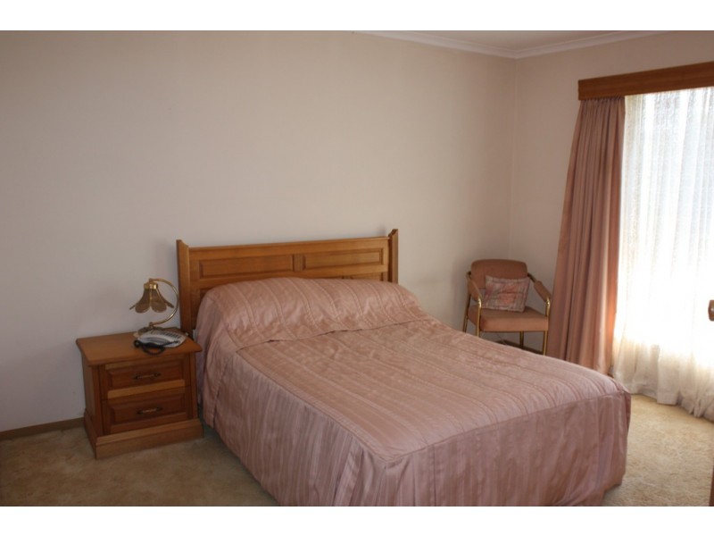 18 Martin Street, Corowa NSW 2646