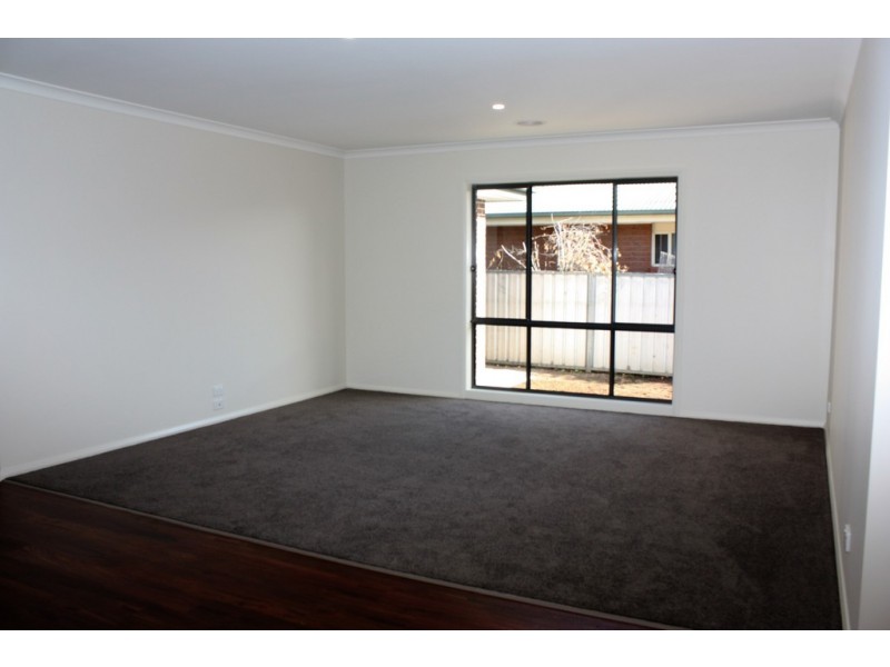 24 Bow Street, Corowa NSW 2646