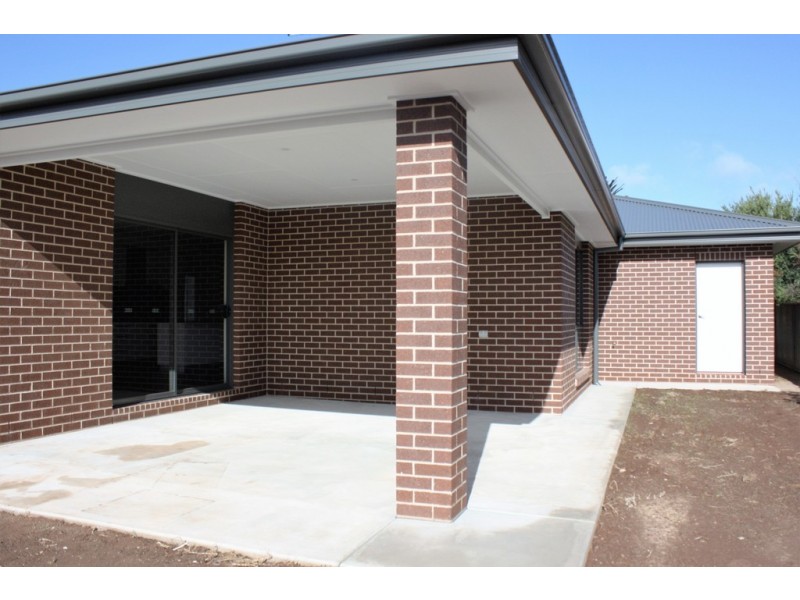 24 Bow Street, Corowa NSW 2646