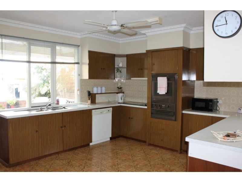 77 Banff Street, Corowa NSW 2646