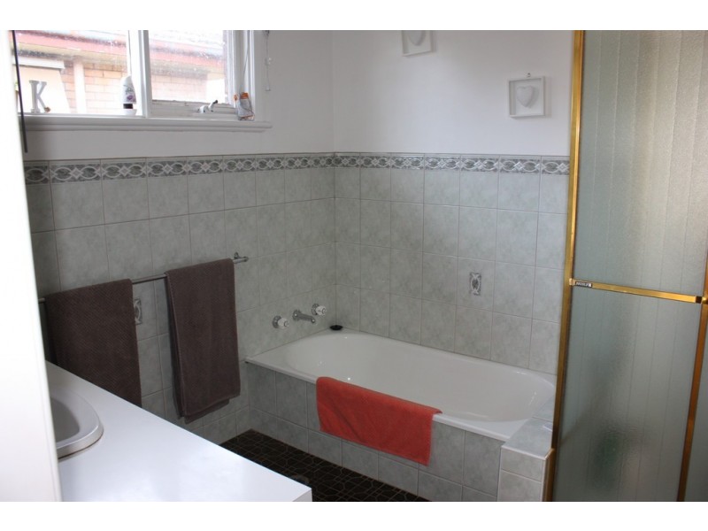 77 Banff Street, Corowa NSW 2646