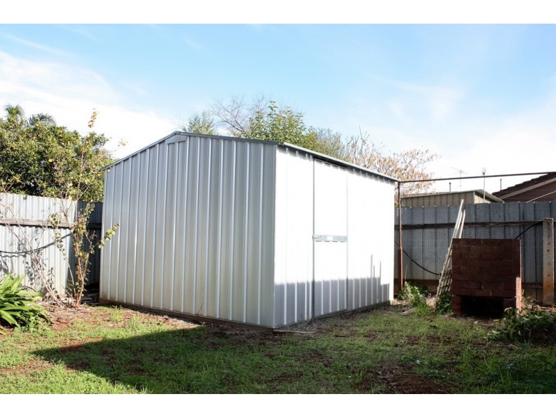 77 Banff Street, Corowa NSW 2646