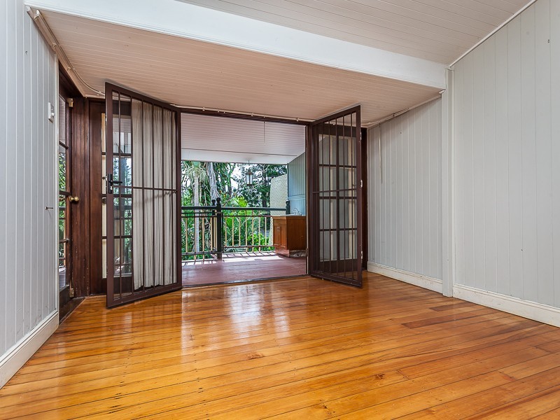 37 Windsor Road, Red Hill QLD 4059