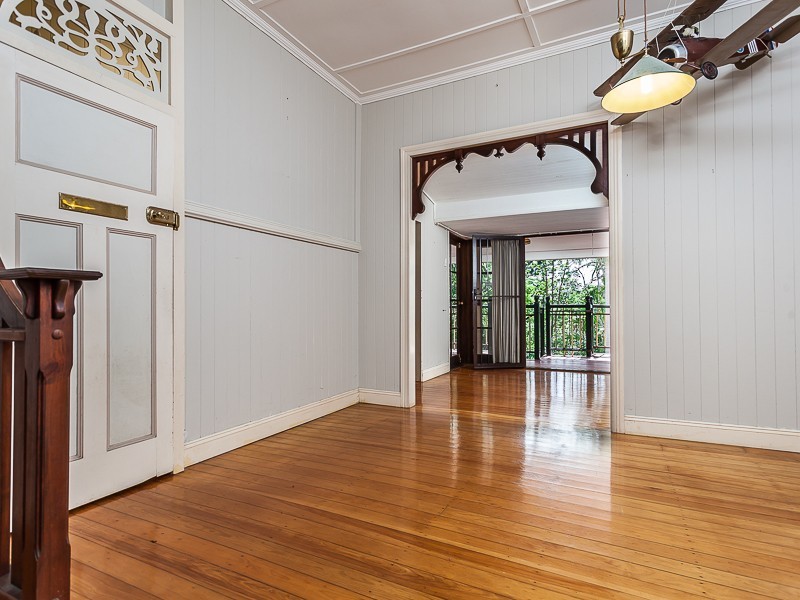 37 Windsor Road, Red Hill QLD 4059