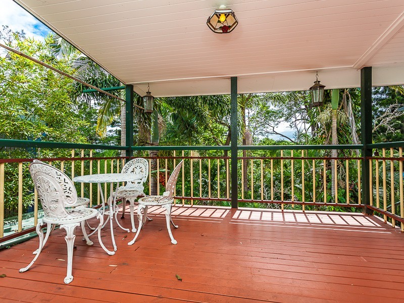 37 Windsor Road, Red Hill QLD 4059