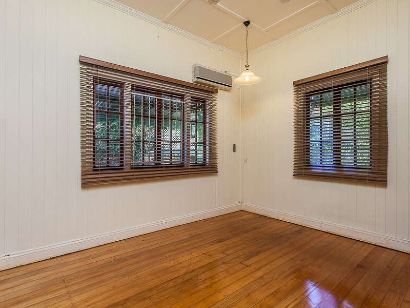 37 Windsor Road, Red Hill QLD 4059