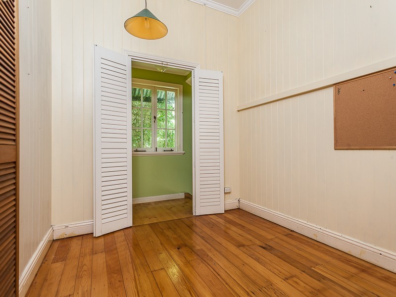 37 Windsor Road, Red Hill QLD 4059