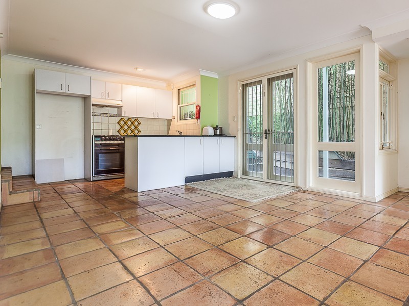 37 Windsor Road, Red Hill QLD 4059