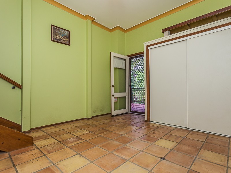 37 Windsor Road, Red Hill QLD 4059