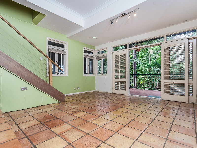 37 Windsor Road, Red Hill QLD 4059